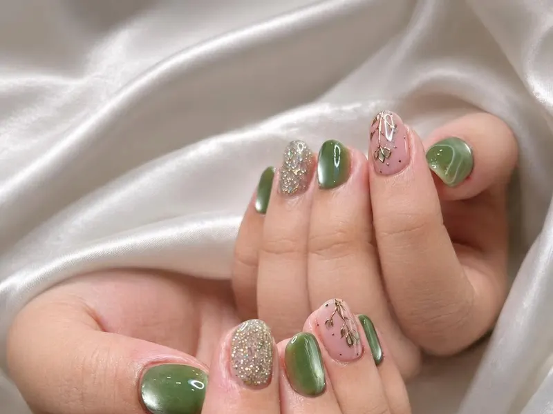 Lola Nails Spa & Beauty — shop page on BookEase